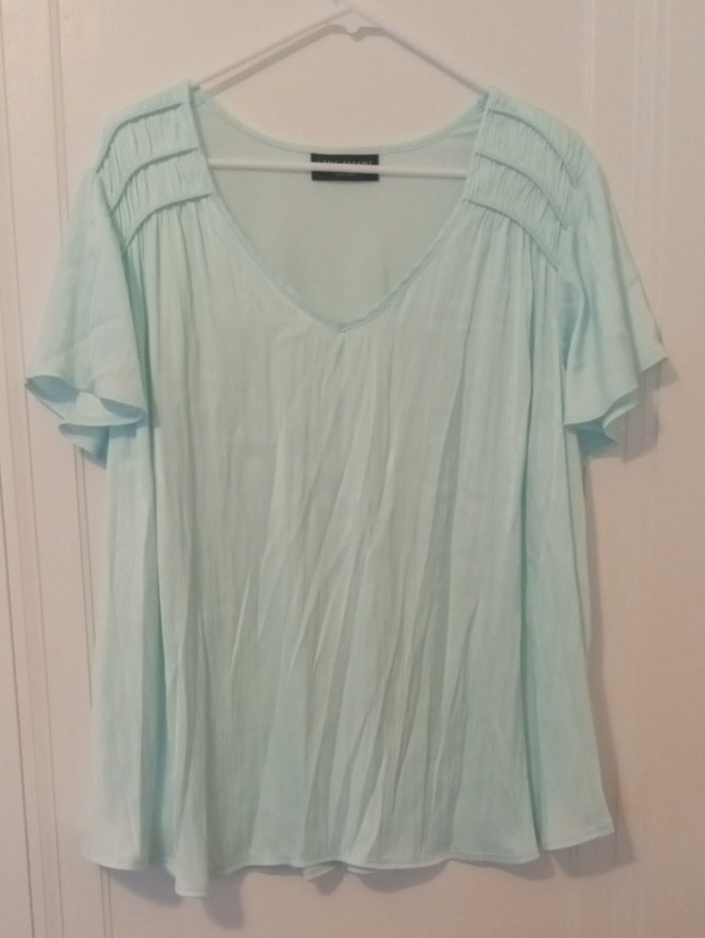 women 18/20 silky light blue top Lane Bryant
